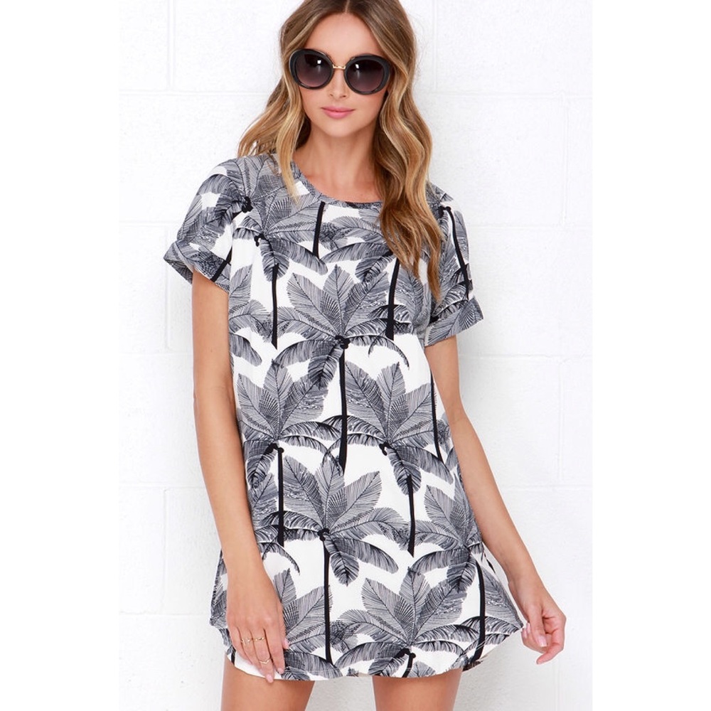 Lulu’s • Going, Going Palm Dress